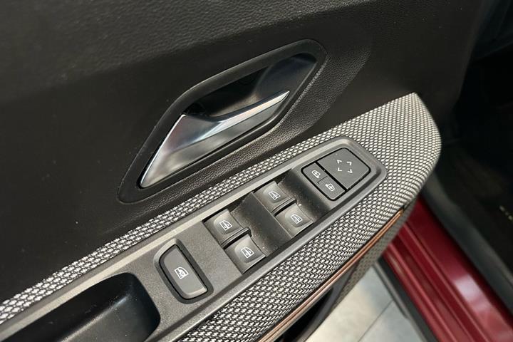 Rød Dacia Sandero fra 2022