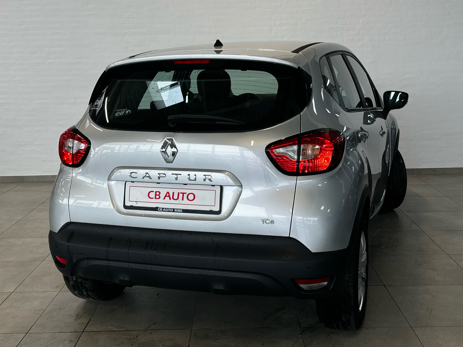 Grå Renault Captur fra 2016