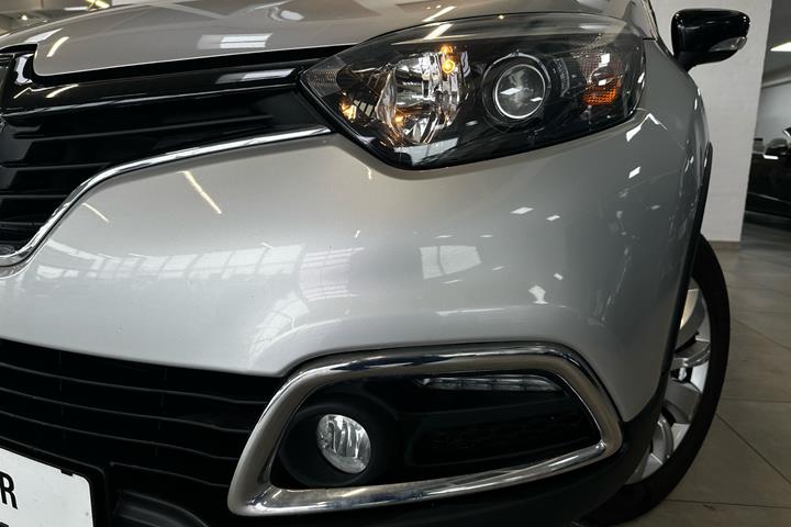 Grå Renault Captur fra 2016