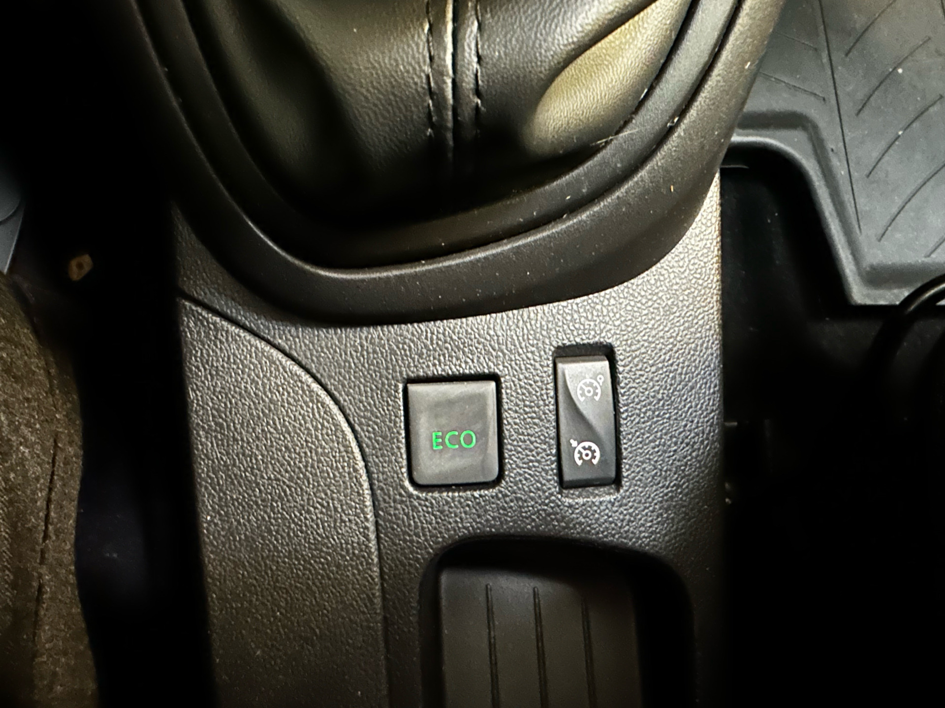 Grå Renault Captur fra 2016