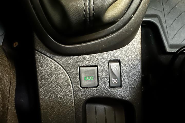 Grå Renault Captur fra 2016