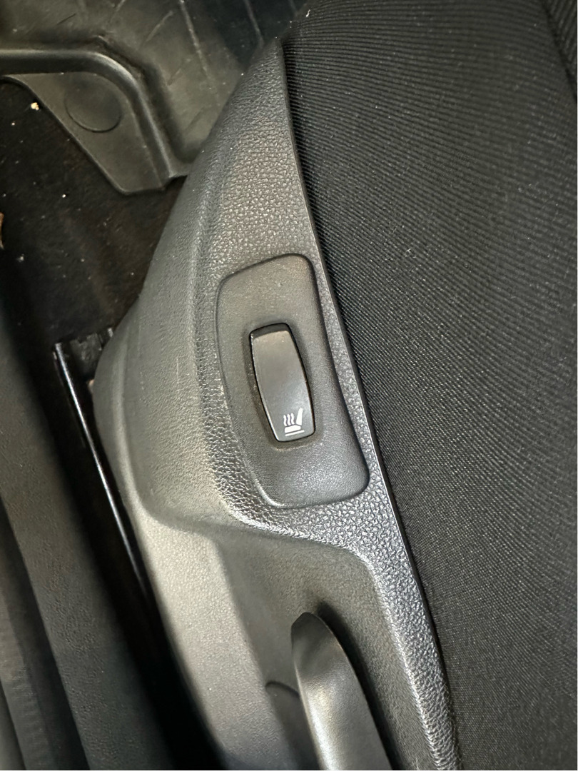 Grå Renault Captur fra 2016