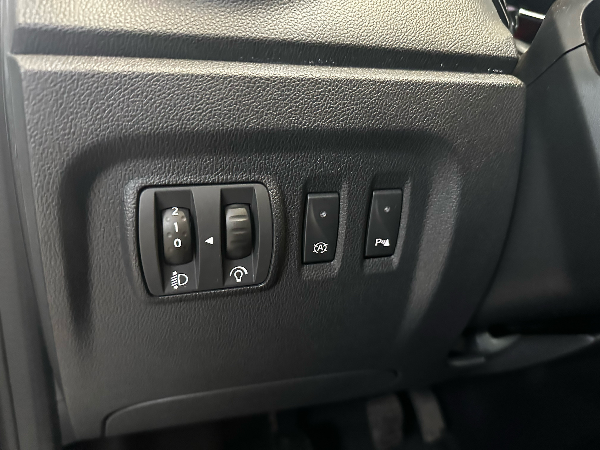 Grå Renault Captur fra 2016