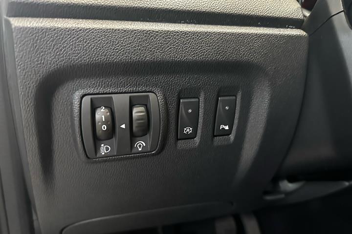 Grå Renault Captur fra 2016