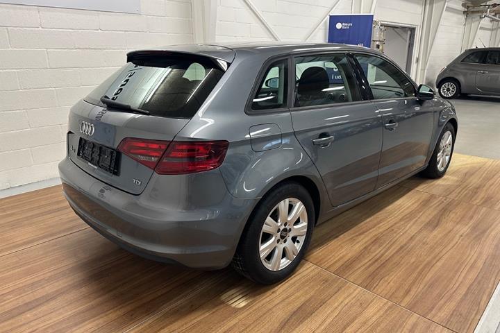 Grå Audi A3 fra 2016