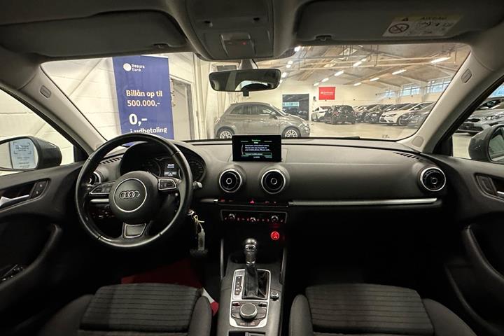Grå Audi A3 fra 2016