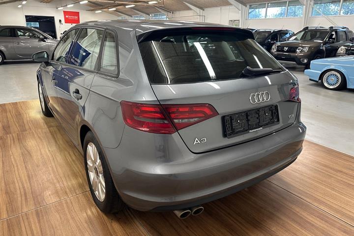 Grå Audi A3 fra 2016
