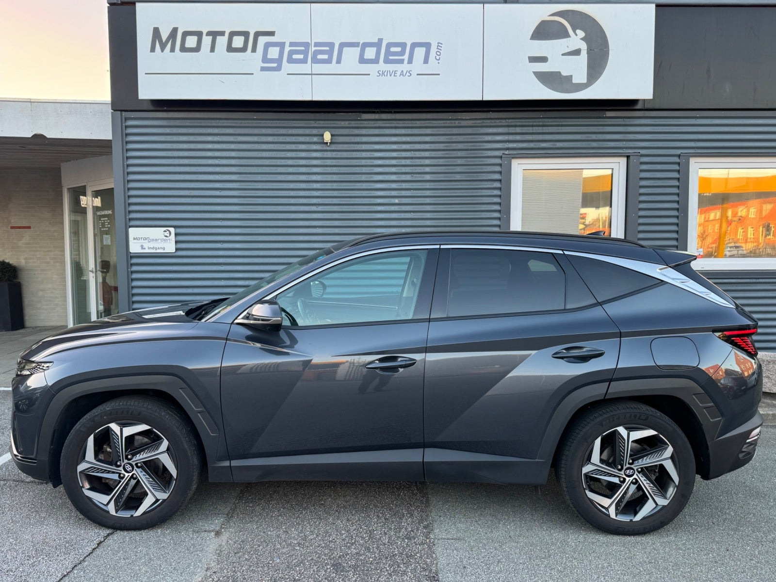 Grå Hyundai Tucson fra 2022