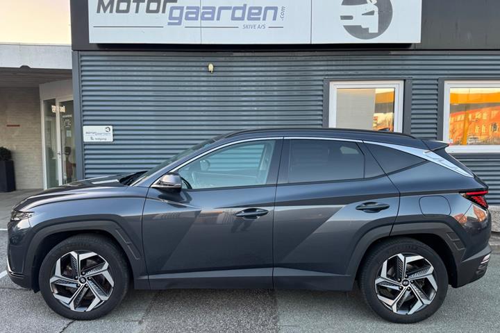 Grå Hyundai Tucson fra 2022