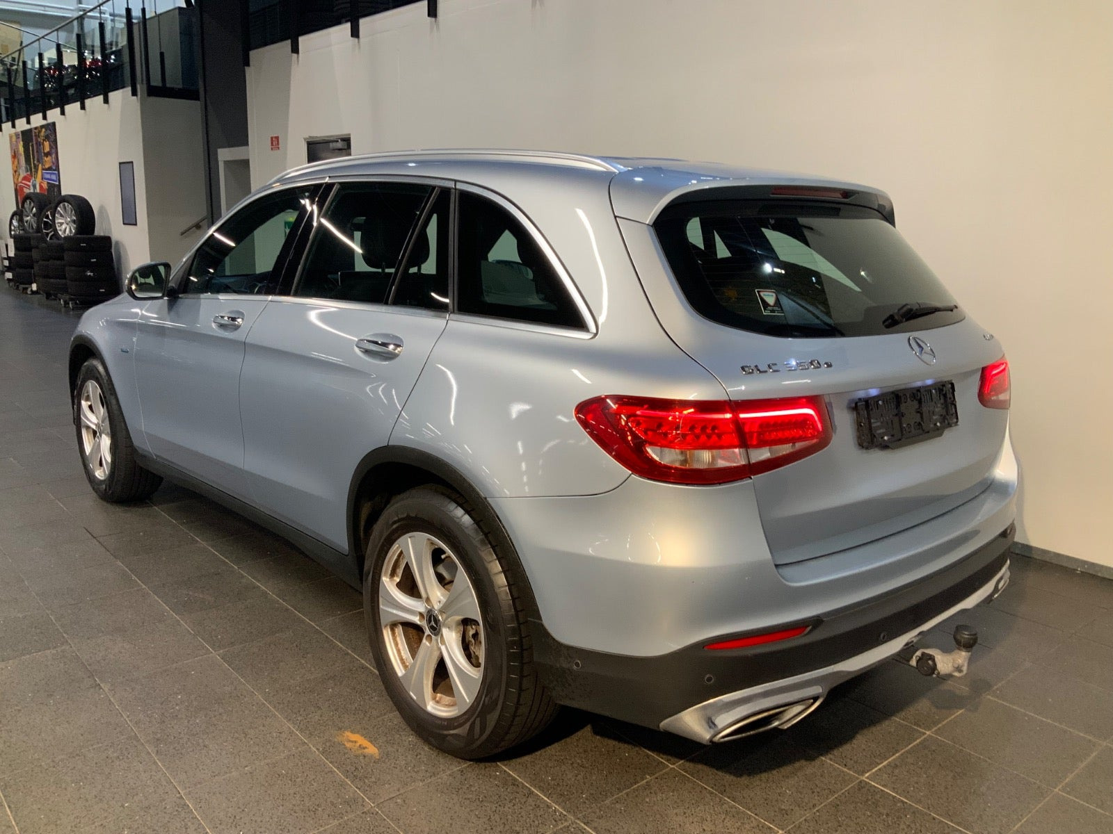 Sølv Mercedes GLC350 e fra 2017