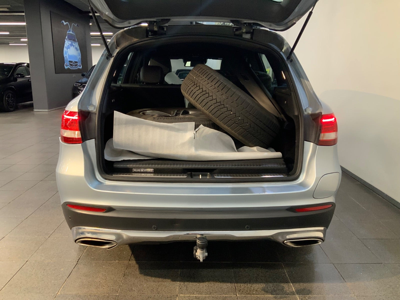 Sølv Mercedes GLC350 e fra 2017
