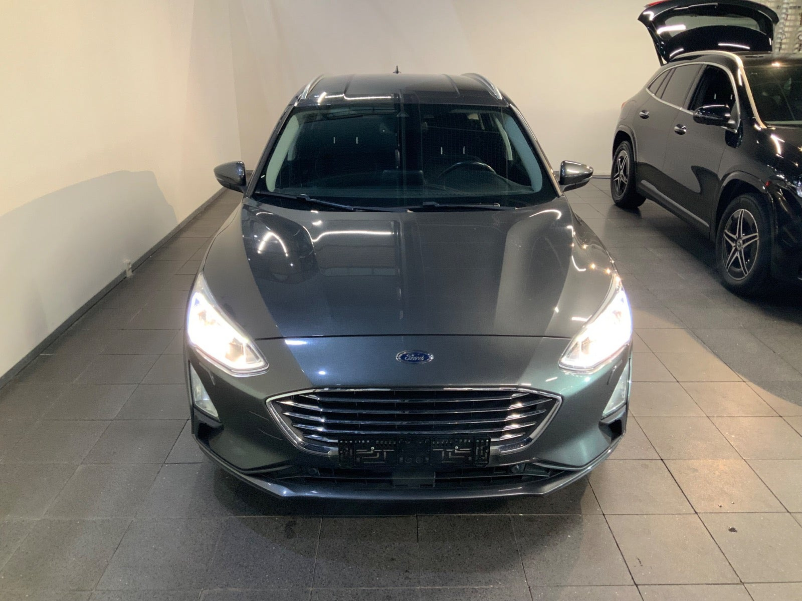 Grå Ford Focus fra 2019