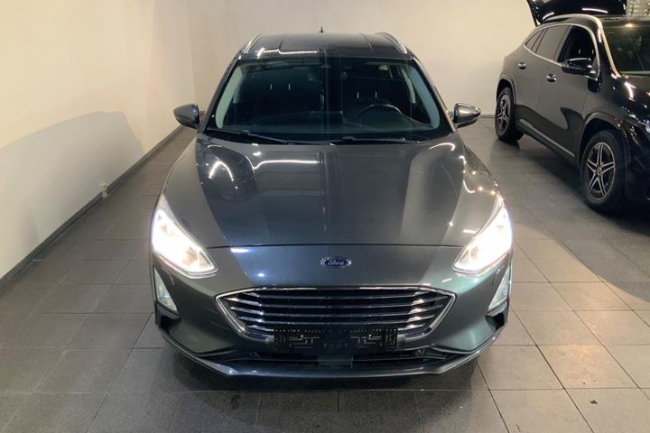 Grå Ford Focus fra 2019