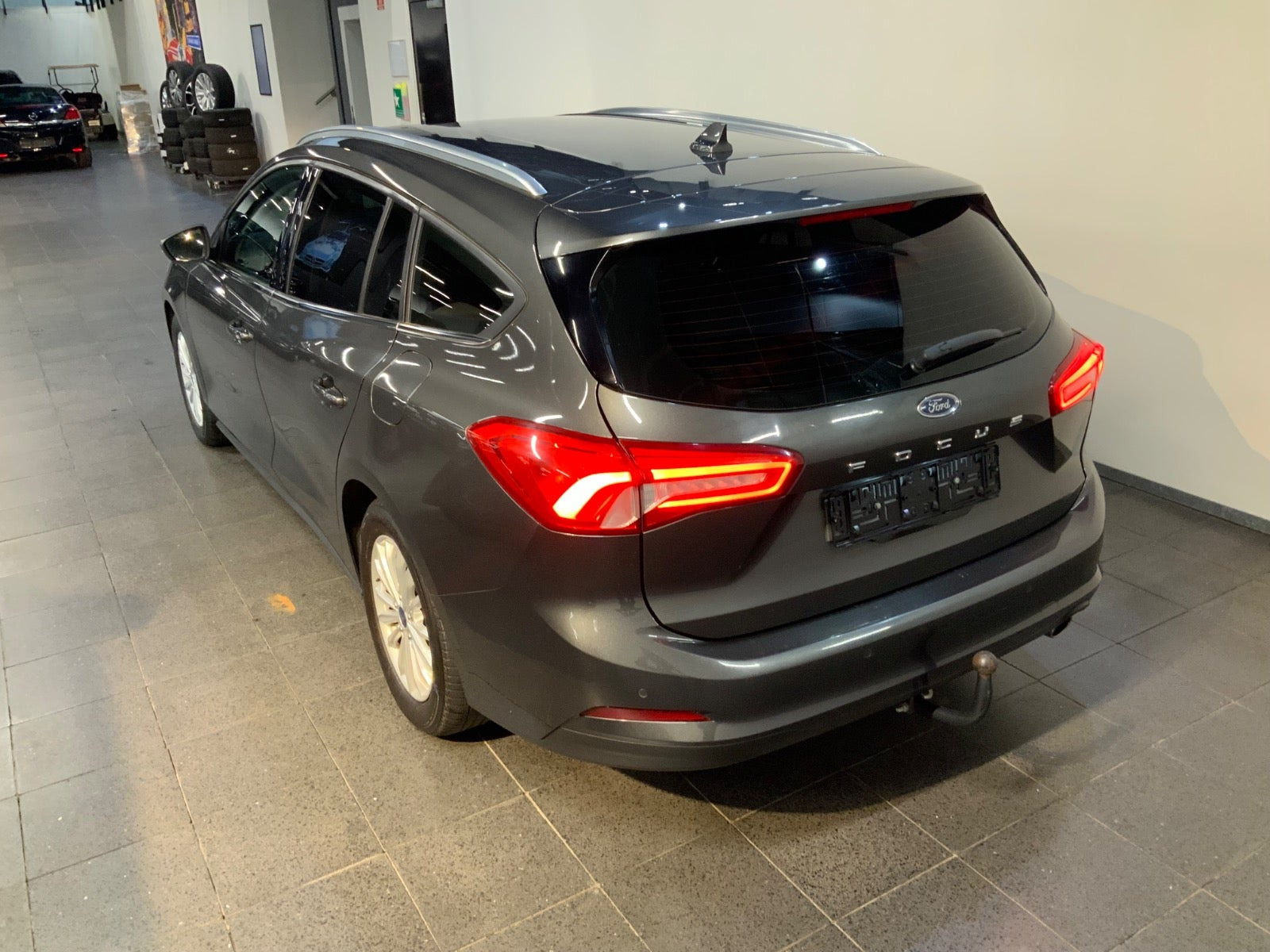Grå Ford Focus fra 2019