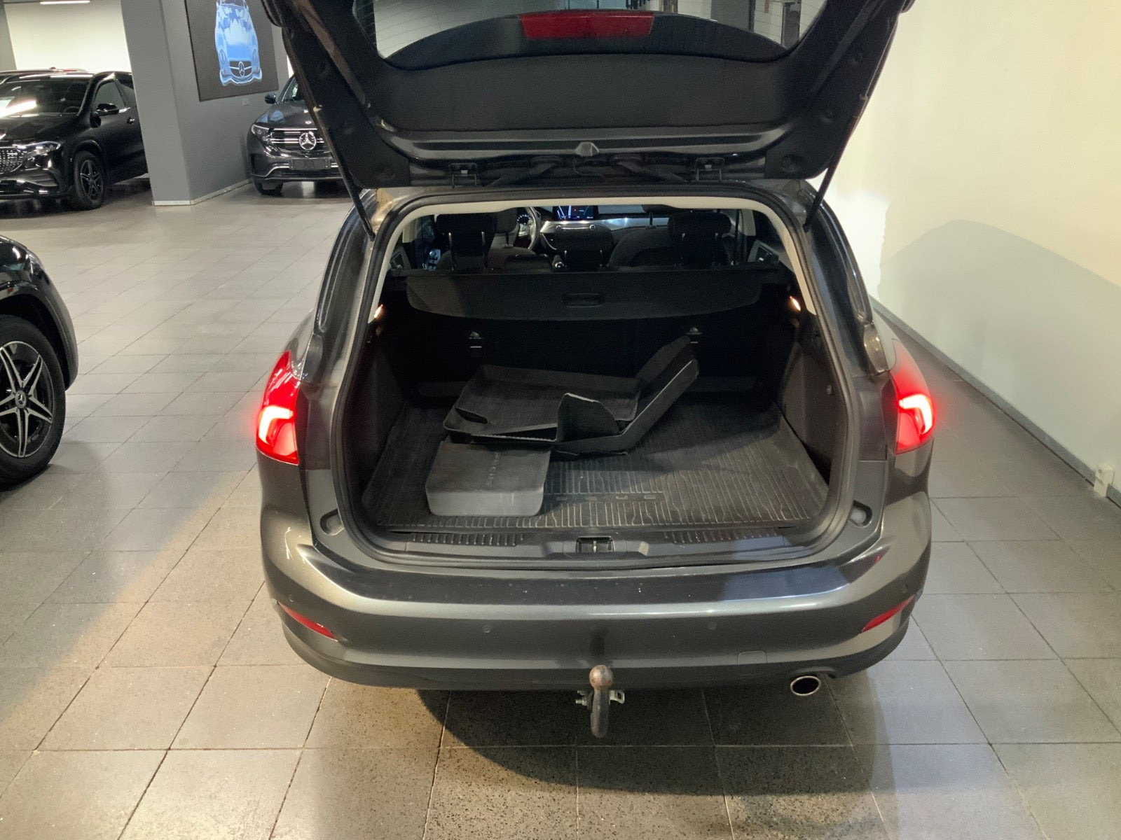 Grå Ford Focus fra 2019
