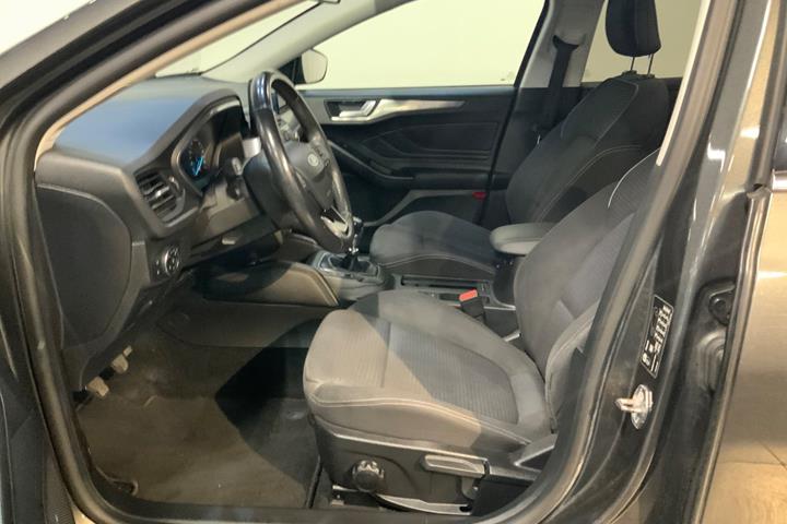 Grå Ford Focus fra 2019
