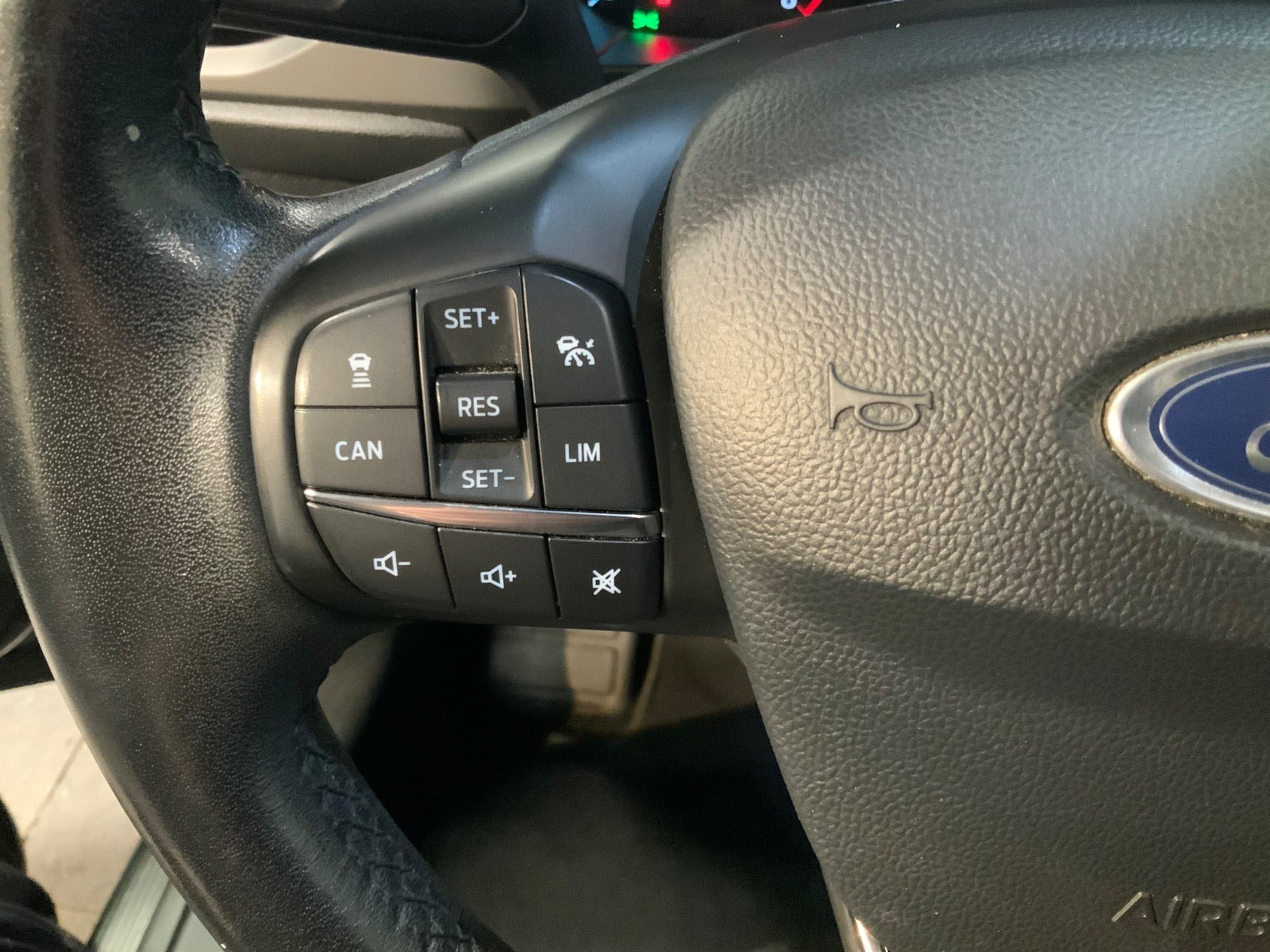 Grå Ford Focus fra 2019