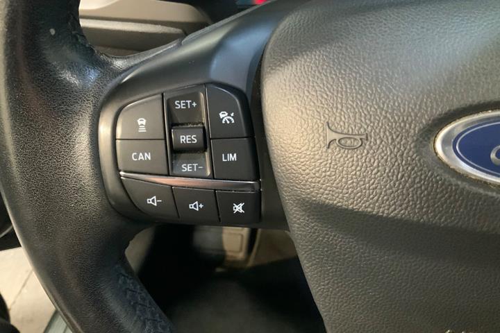 Grå Ford Focus fra 2019