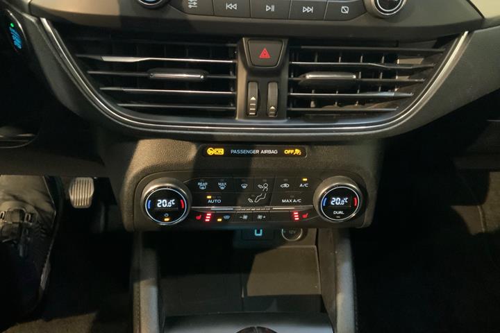 Grå Ford Focus fra 2019