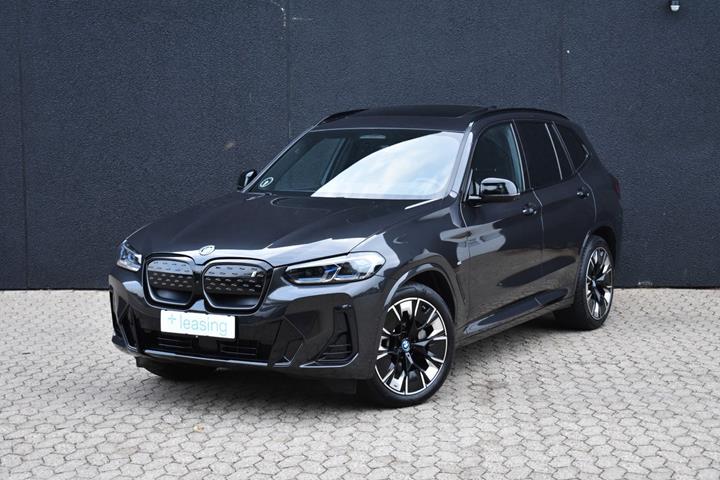 Grå BMW iX3 fra 2022