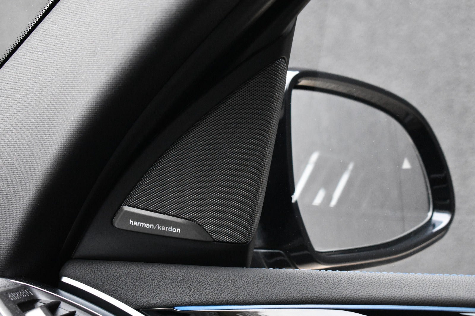 Grå BMW iX3 fra 2022