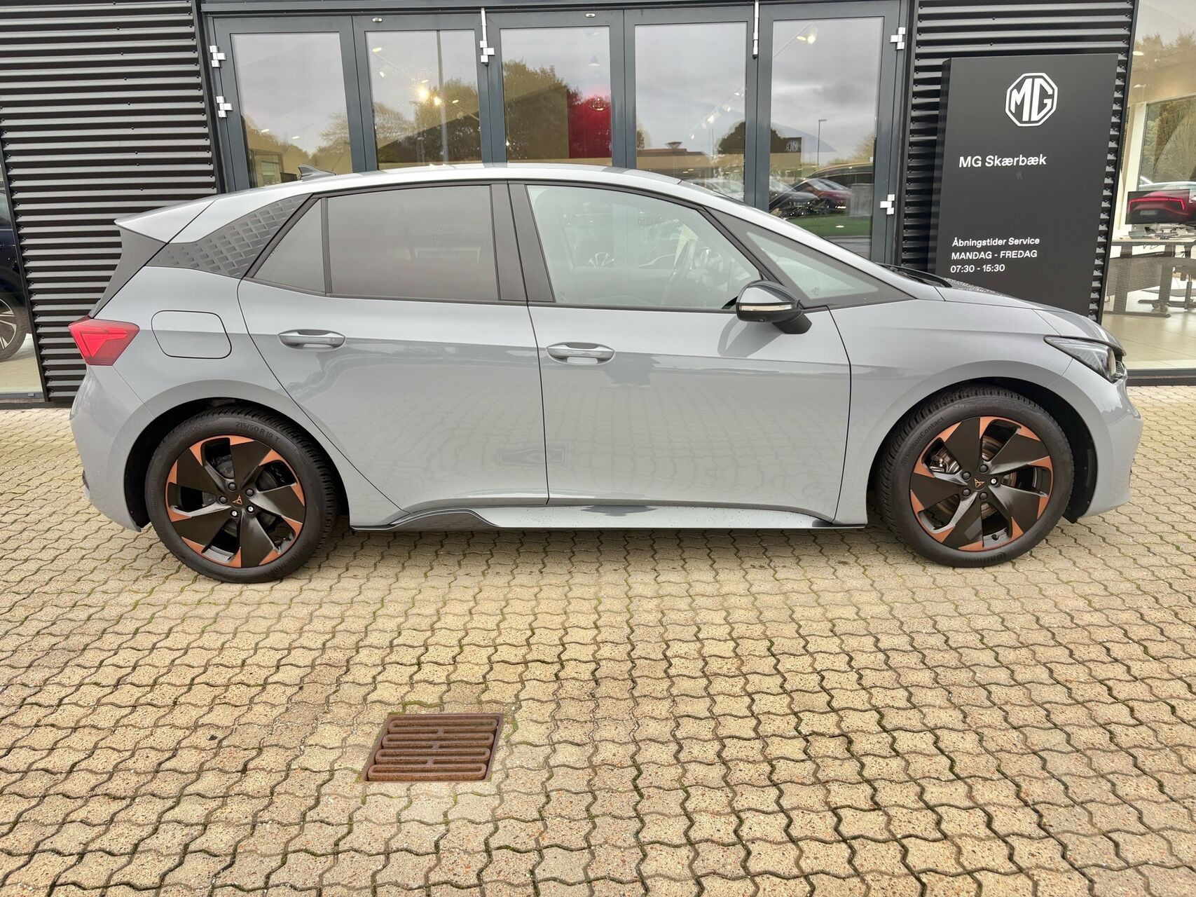 Grå Cupra Born fra 2024