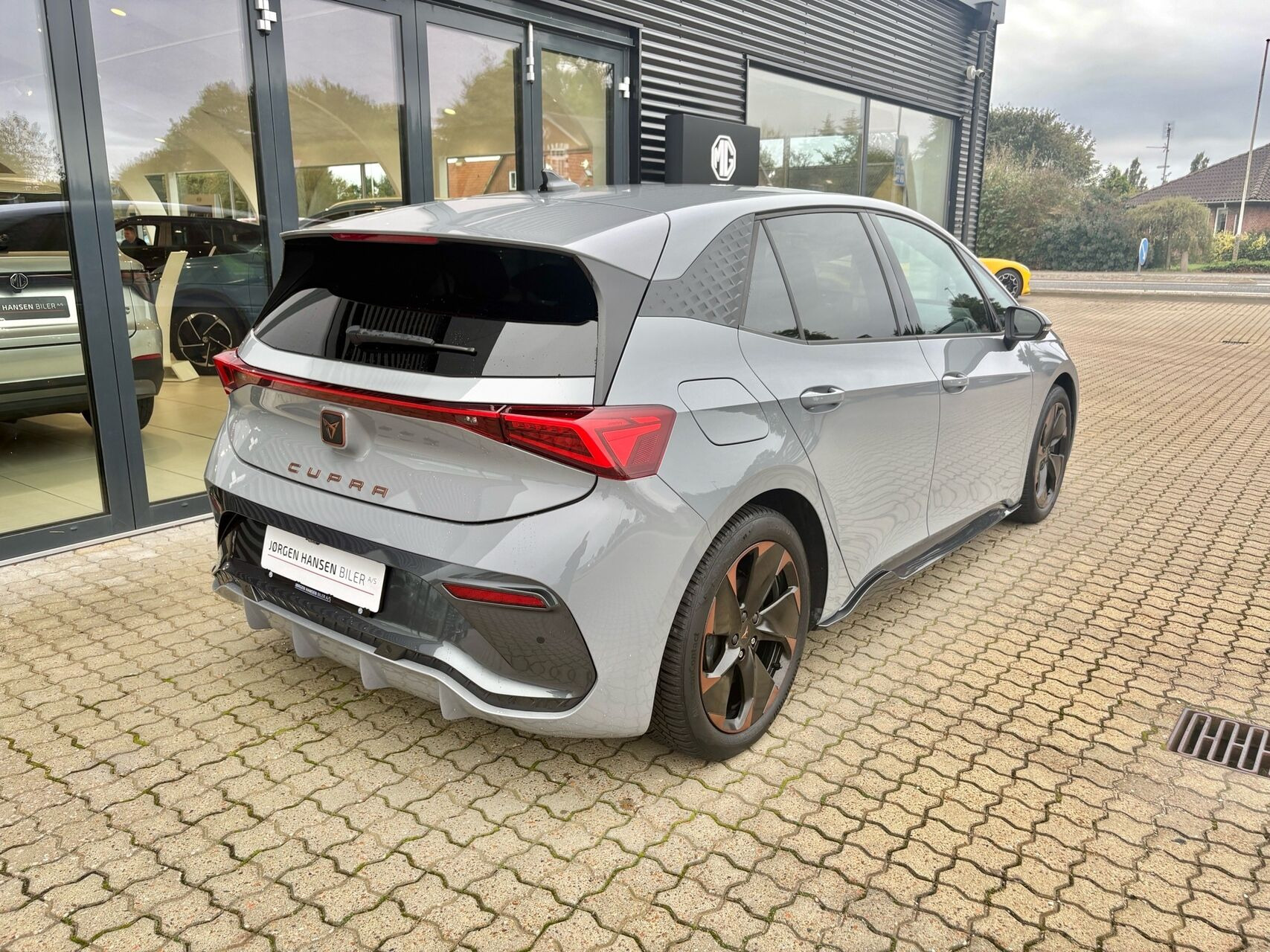Grå Cupra Born fra 2024