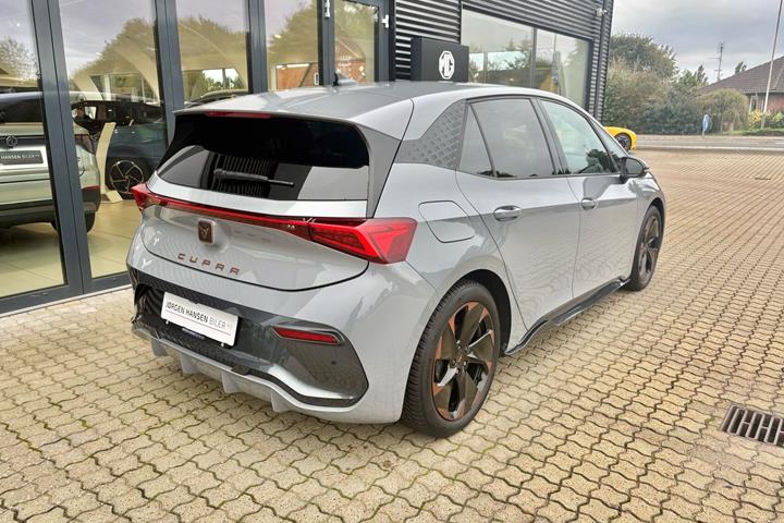 Grå Cupra Born fra 2024