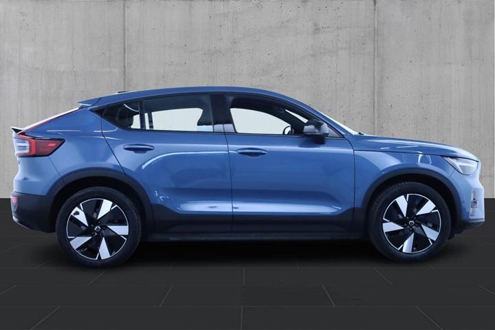 Blå Volvo C40 fra 2024