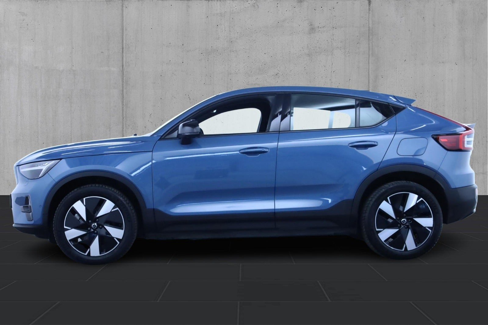 Blå Volvo C40 fra 2024