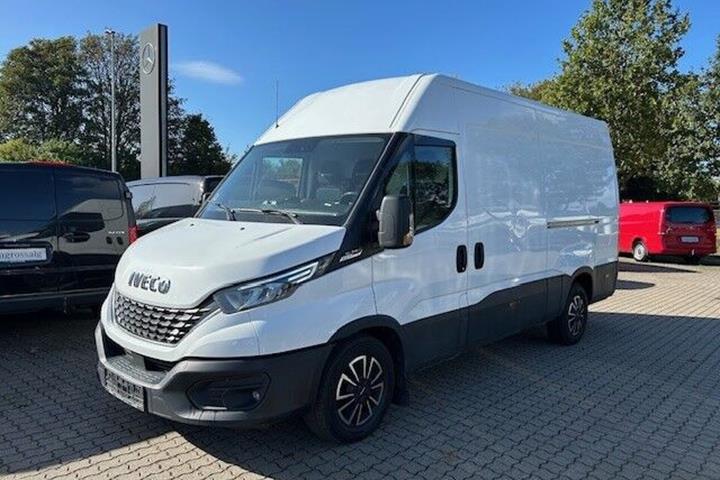 Hvid Iveco Daily fra 2022