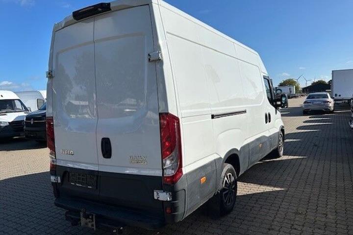 Hvid Iveco Daily fra 2022