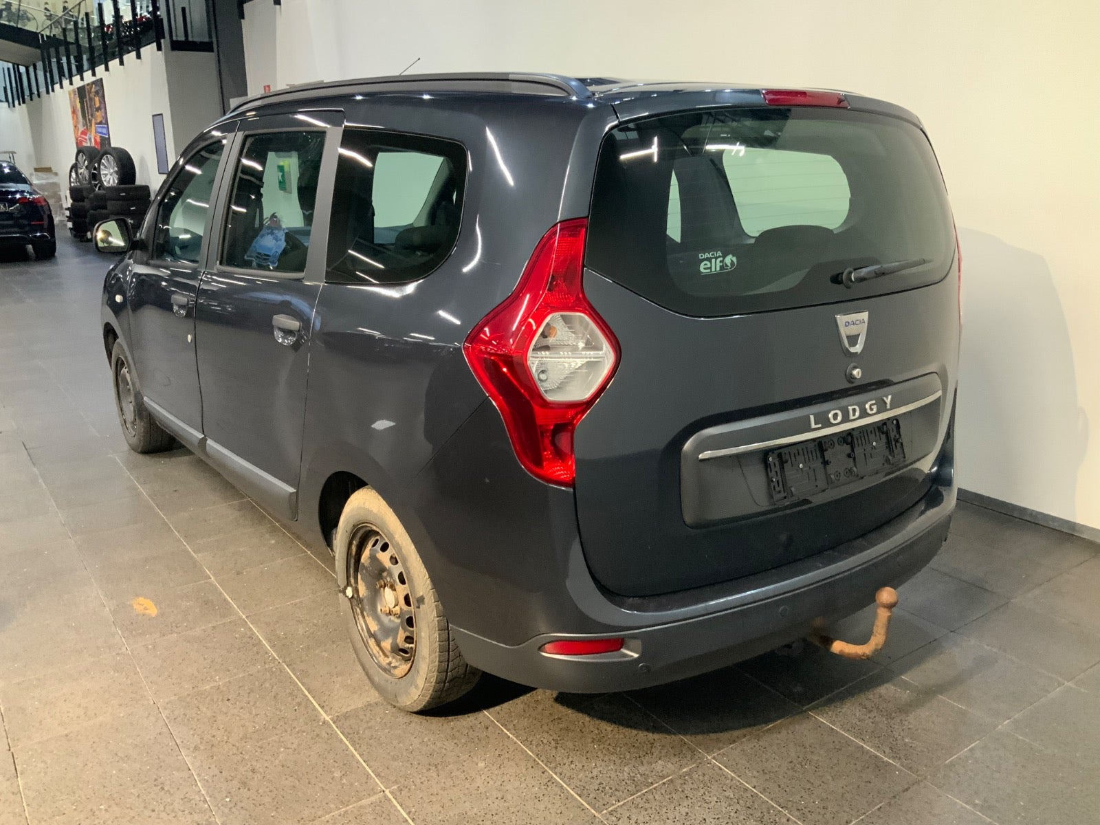 Grå Dacia Lodgy fra 2019