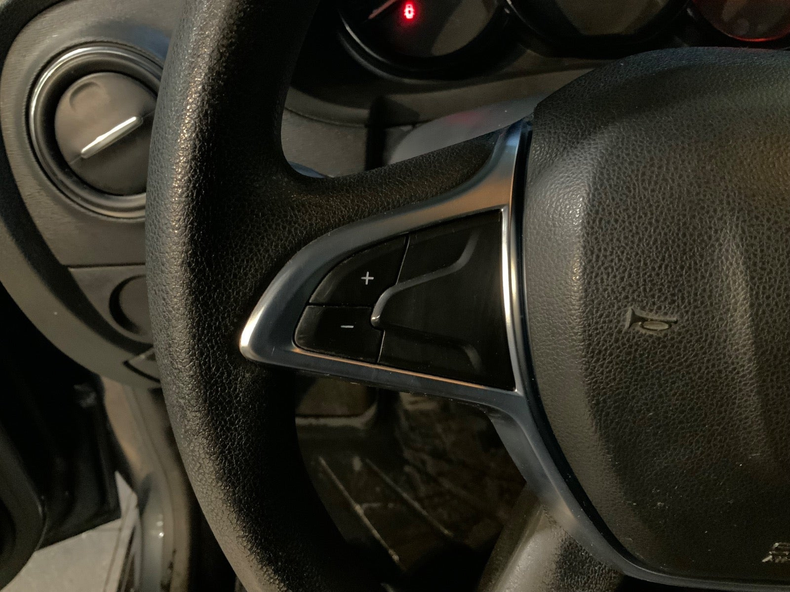 Grå Dacia Lodgy fra 2019