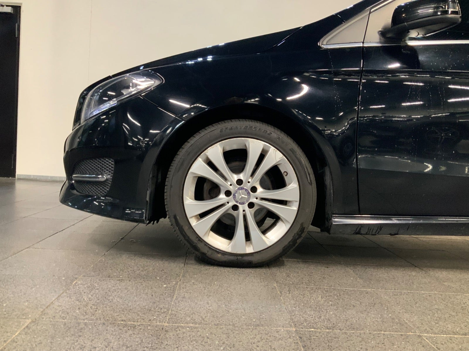 Sort Mercedes B180 d fra 2016