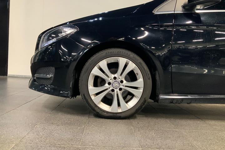 Sort Mercedes B180 d fra 2016