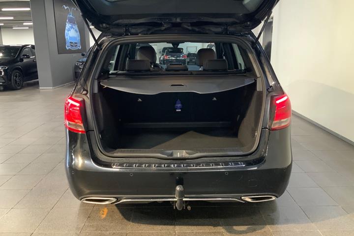 Sort Mercedes B180 d fra 2016