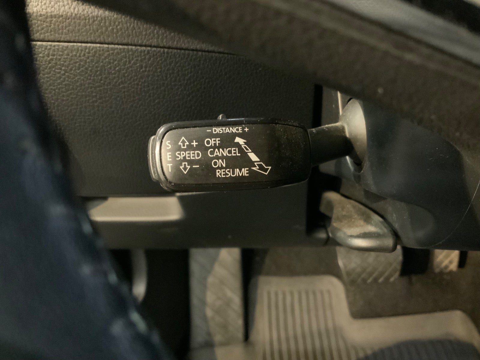 Grå Skoda Superb fra 2021