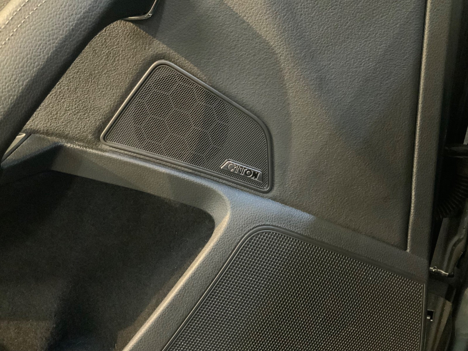 Grå Skoda Superb fra 2021
