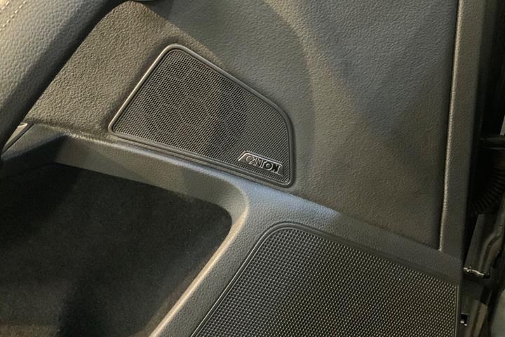Grå Skoda Superb fra 2021