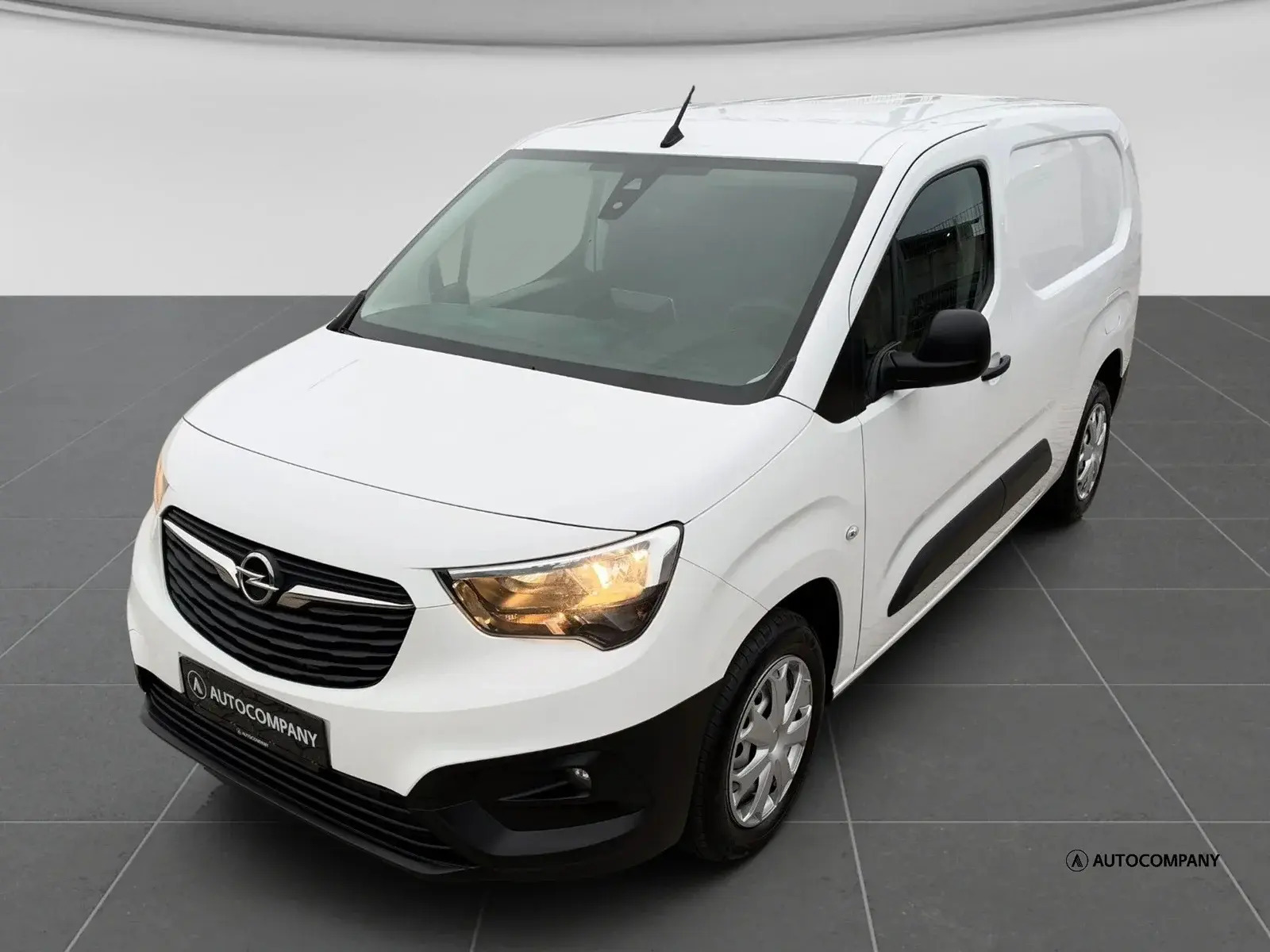 Hvid Opel Combo fra 2022