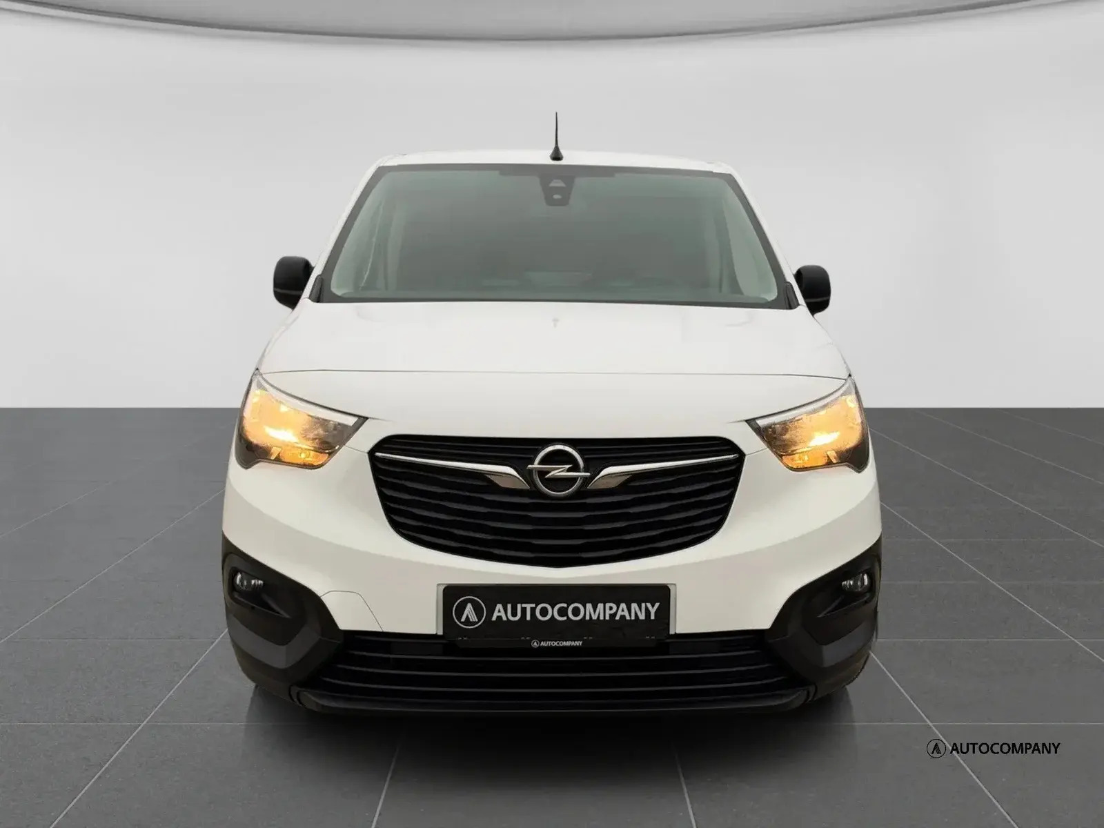 Hvid Opel Combo fra 2022
