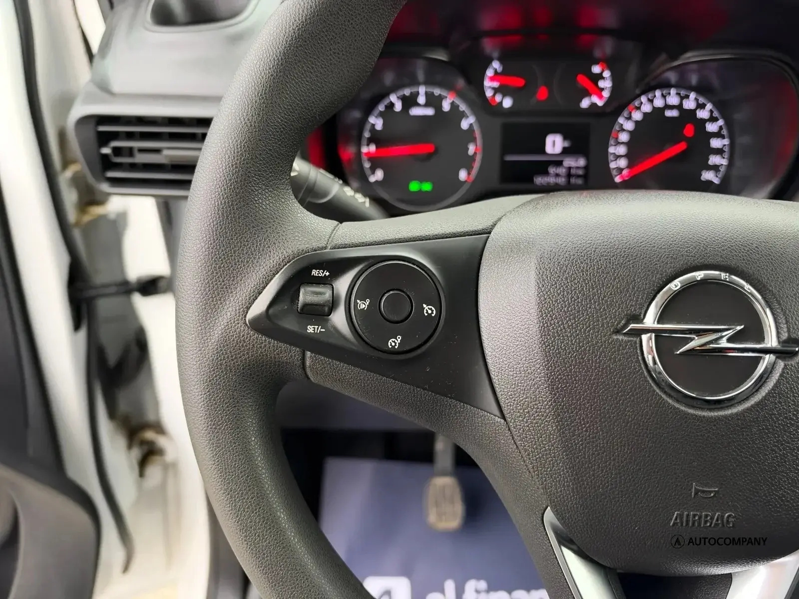 Hvid Opel Combo fra 2022