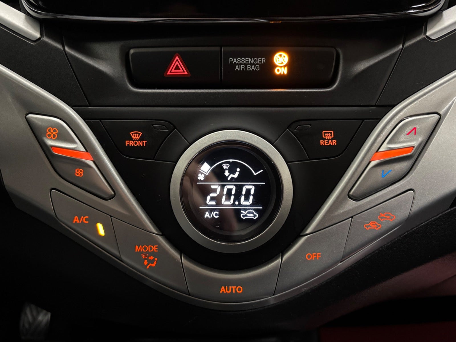 Blå Suzuki Baleno fra 2018