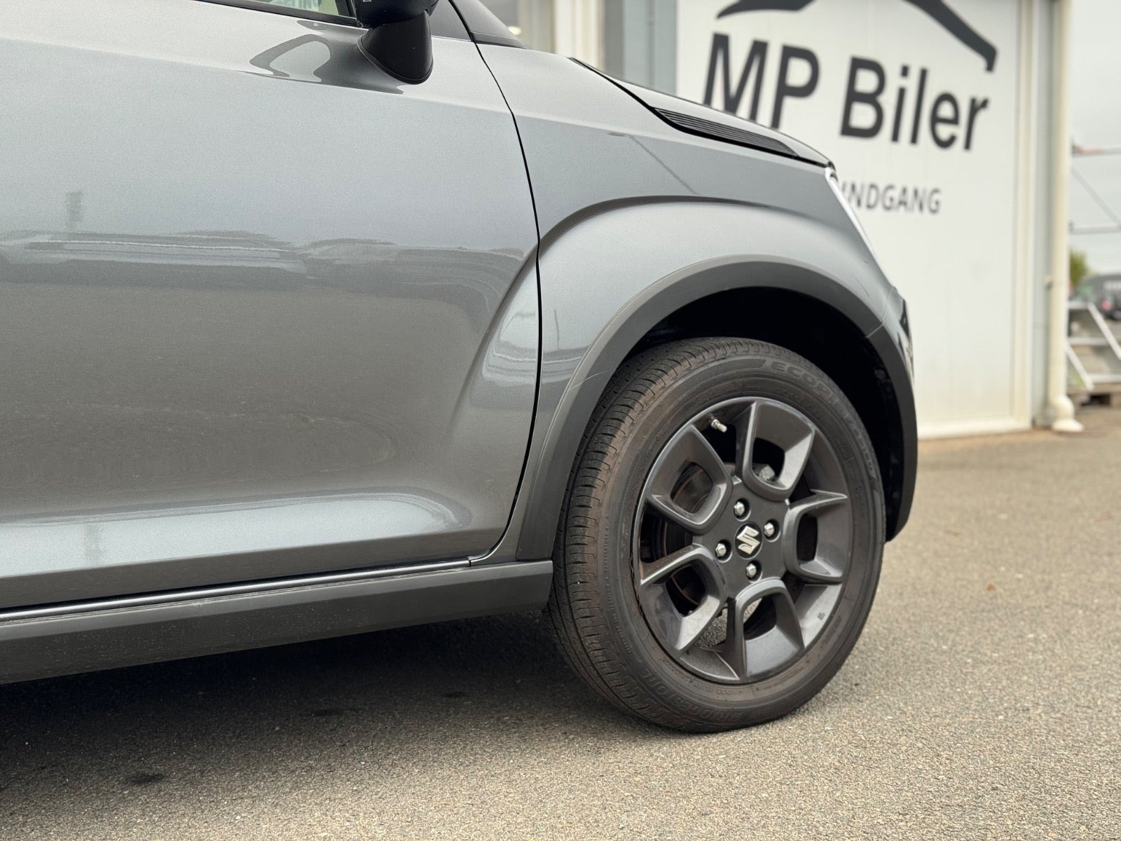 Grå Suzuki Ignis fra 2024
