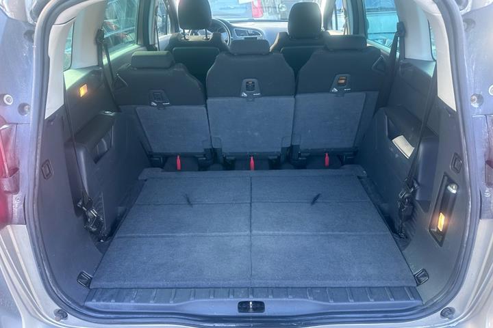 undefined Peugeot 5008 fra 2012