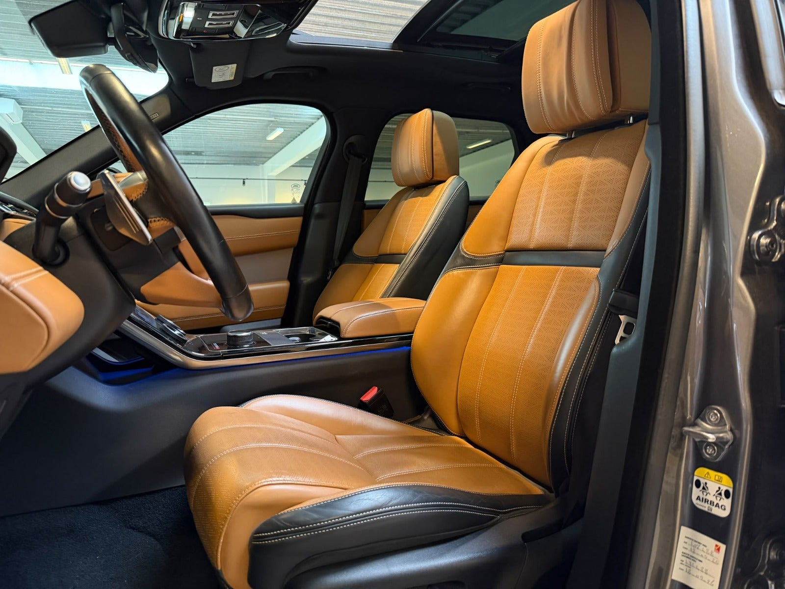 Grå Land Rover Range Rover Velar fra 2018
