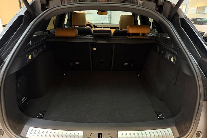 Grå Land Rover Range Rover Velar fra 2018