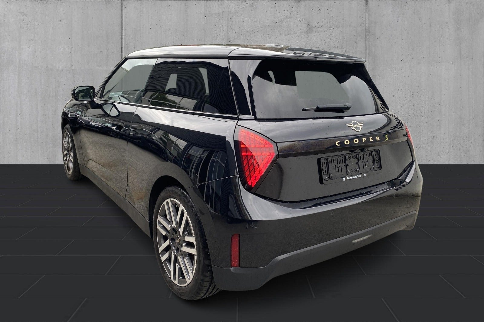 Sort Mini Cooper SE fra 2024
