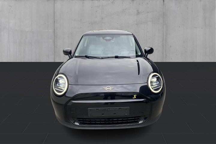 Sort Mini Cooper SE fra 2024